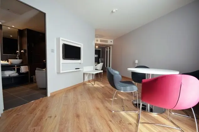 Süit, 1 En Büyük (King) Boy Yatak ve Çekyat