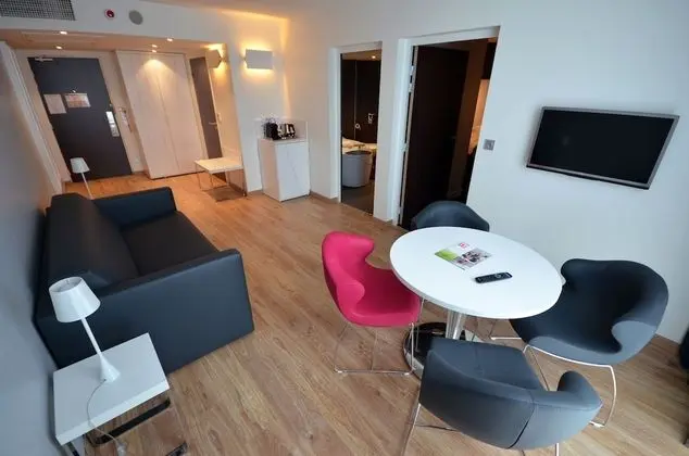 Süit, 1 En Büyük (King) Boy Yatak ve Çekyat