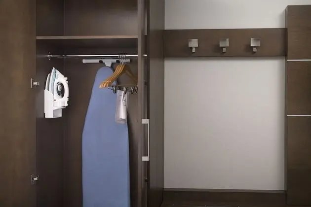 Standard Oda, 1 En Büyük (King) Boy Yatak, Engellilere Uygun (Communications Accessible)