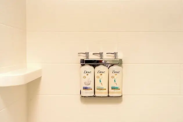 Standard Oda, 1 En Büyük (King) Boy Yatak, Engellilere Uygun (Mobility Tub)