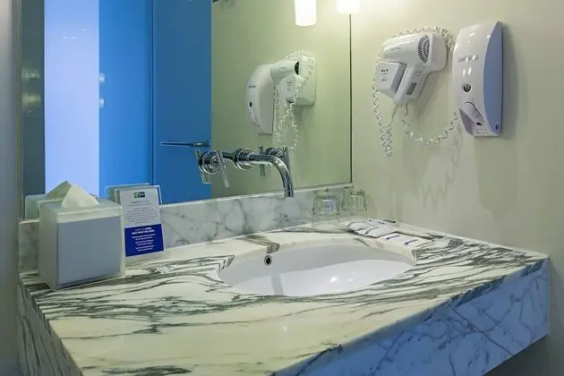 Standard Oda, 2 Tek Kişilik Yatak, Sigara İçilebilir, Şehir Manzaralı