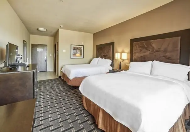 Süit, 2 Çift Kişilik Yatak (Accessible Tub, Extra Floor Space)