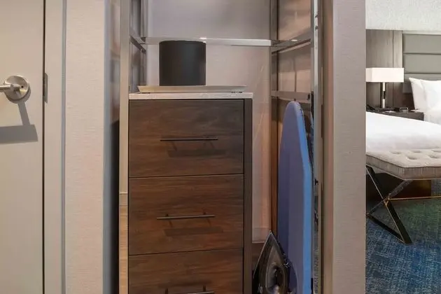 Suite, 1 King Bed, Accessible (Communication, Roll-In Shower)