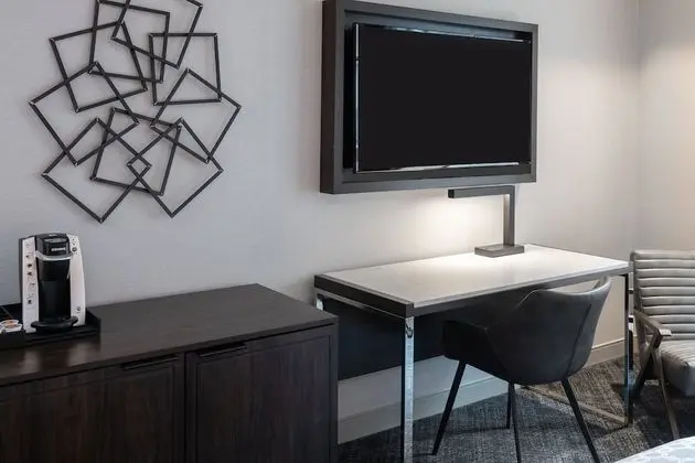 Suite, 1 King Bed, Accessible (Communication, Roll-In Shower)