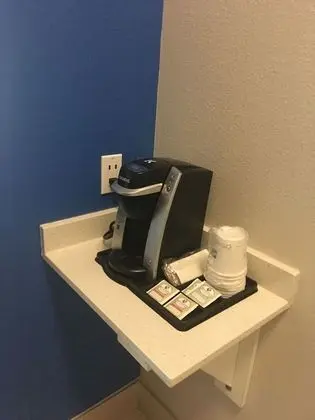Standard Oda, 1 En Büyük (King) Boy Yatak, Engellilere Uygun (Communications Accessible)