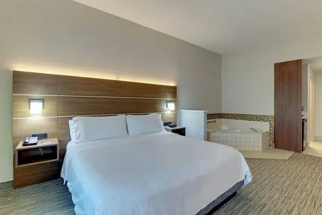 Süit, 1 En Büyük (King) Boy Yatak, Engellilere Uygun (Communications, Accessible Tub)