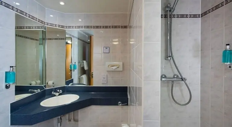 Standard Oda, 1 Çift Kişilik Yatak ve Çekyat