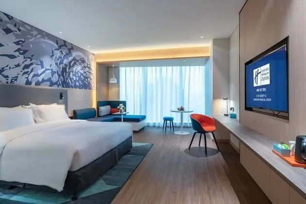 Standard Oda, 1 En Büyük (King) Boy Yatak (Extra Floor Space High Floor)