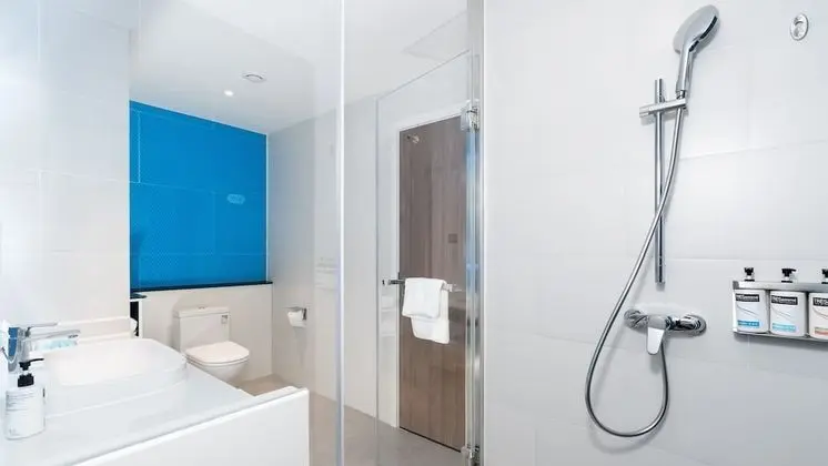 Standard Oda, 1 En Büyük (King) Boy Yatak (Extra Floor Space)
