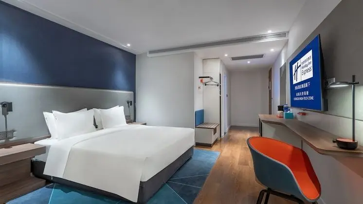 Standard Oda, 1 En Büyük (King) Boy Yatak (Extra Floor Space)