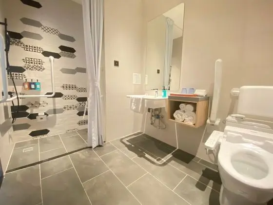 Standard Oda, 1 Büyük (Queen) Boy Yatak, Engellilere Uygun