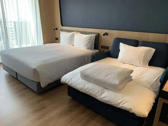 Standard Oda, 1 Büyük (Queen) Boy Yatak ve Çekyat