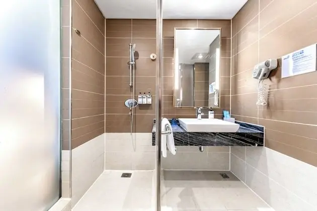 Standard Oda, 1 En Büyük (King) Boy Yatak, Şehir Manzaralı