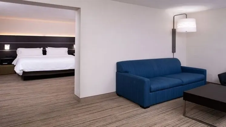 Standard Oda, 1 En Büyük (King) Boy Yatak (Extra Floor Space)
