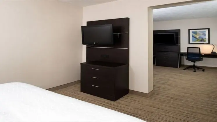 Standard Oda, 1 En Büyük (King) Boy Yatak (Extra Floor Space)