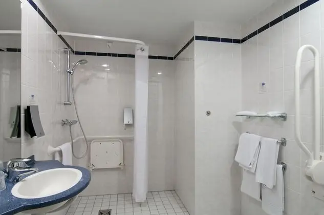 Oda, 1 Çift Kişilik Yatak, Engellilere Uygun