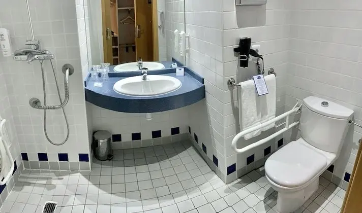 Standard Oda, 1 Çift Kişilik Yatak, Engellilere Uygun