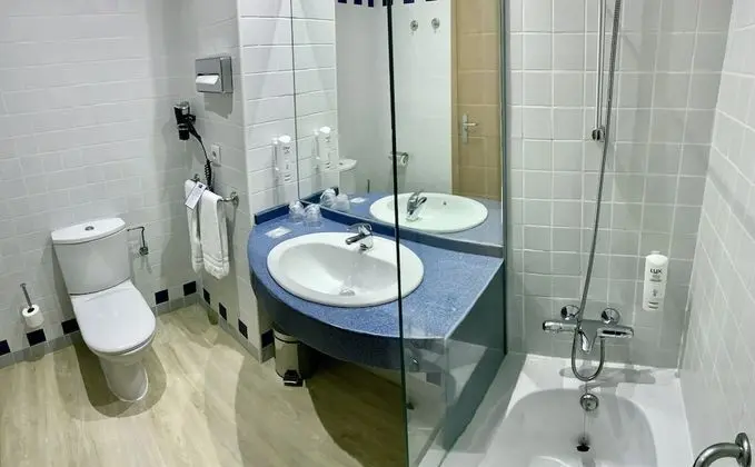 Standard Oda, 1 Çift Kişilik Yatak ve Çekyat