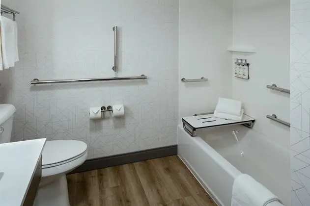 Oda, 1 En Büyük (King) Boy Yatak, Engellilere Uygun, Nehir Manzaralı (Mobil Tub)