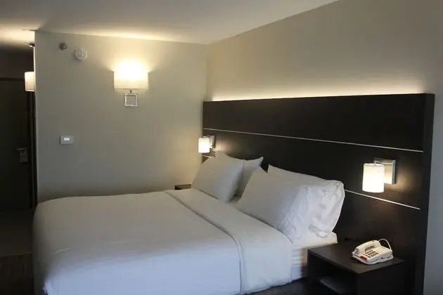 Standard Oda, 1 En Büyük (King) Boy Yatak (Walk-In Shower)