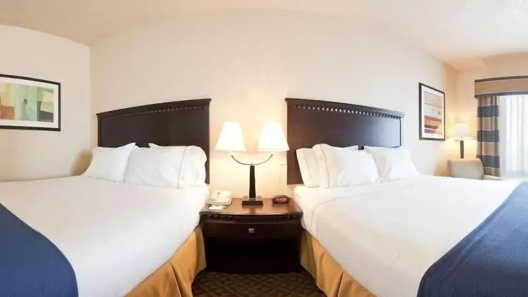 Standard Oda, 2 Büyük (Queen) Boy Yatak