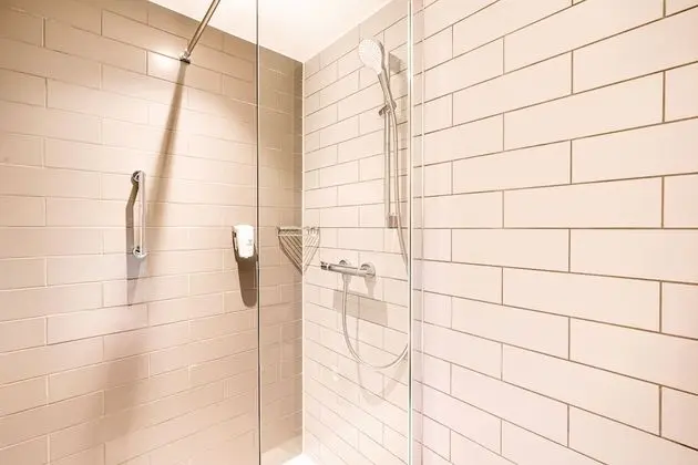 Standard Oda, 1 Büyük (Queen) Boy Yatak ve Çekyat