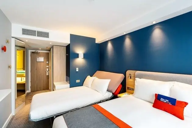 Standard Oda, 1 Büyük (Queen) Boy Yatak ve Çekyat