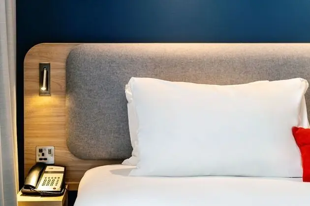 Standard Oda, 1 Büyük (Queen) Boy Yatak ve Çekyat