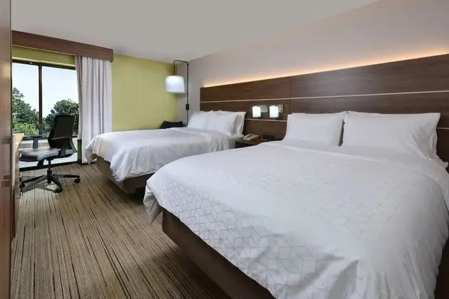 Standard Oda, 2 Büyük (Queen) Boy Yatak, Engellilere Uygun (Mobil Tub)