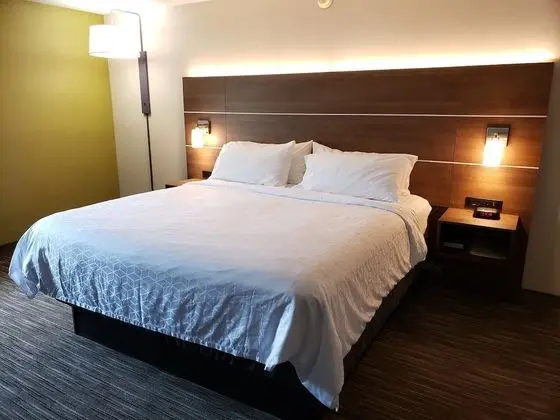 Standard Oda, 1 En Büyük (King) Boy Yatak, Engellilere Uygun (Mobility, Roll-In Shower)
