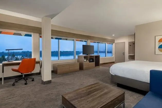 Süit, 1 En Büyük (King) Boy Yatak, Nehir Manzaralı