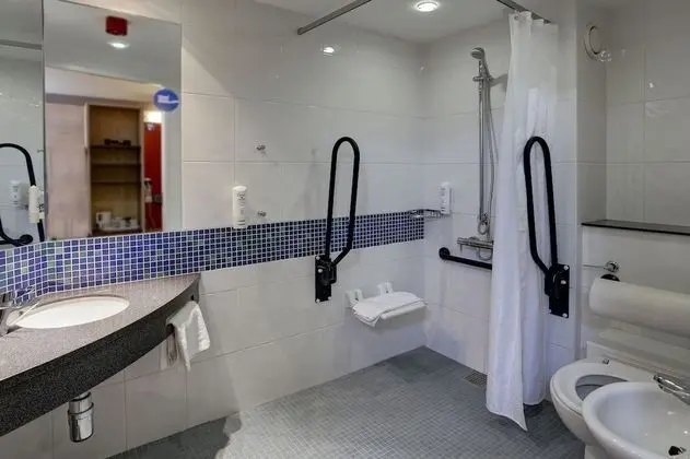 Standard Oda, 1 Çift Kişilik Yatak, Engellilere Uygun