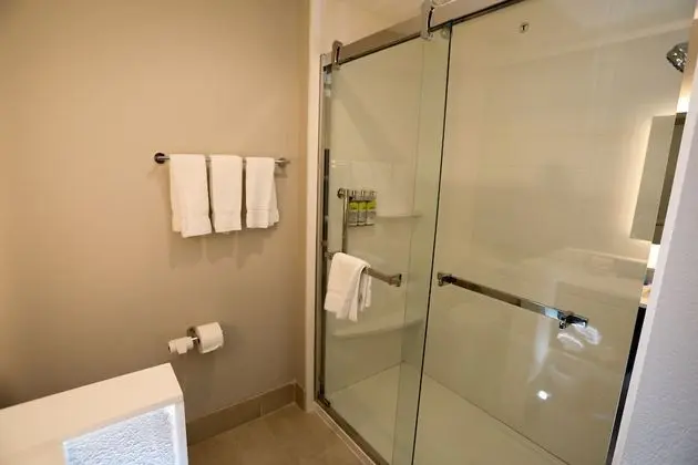 Standard Oda, 1 En Büyük (King) Boy Yatak (Extra Floor Space)