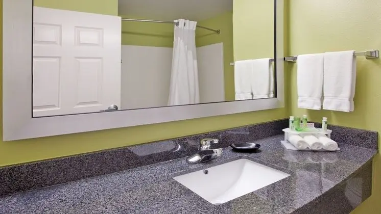 Standard Oda, 2 Büyük (Queen) Boy Yatak