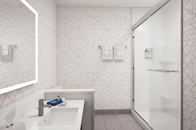 Oda, 2 Büyük (Queen) Boy Yatak, Engellilere Uygun (Mobility, Tub)