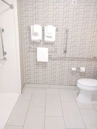 Standard Oda, 1 En Büyük (King) Boy Yatak, Engellilere Uygun, Sigara İçilmez (Mobility)