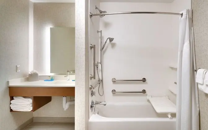 Standard Oda, 1 En Büyük (King) Boy Yatak, Engellilere Uygun (Mobil Tub)