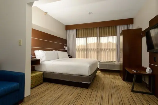Süit, 1 En Büyük (King) Boy Yatak ve Çekyat (Extra Floor Space)