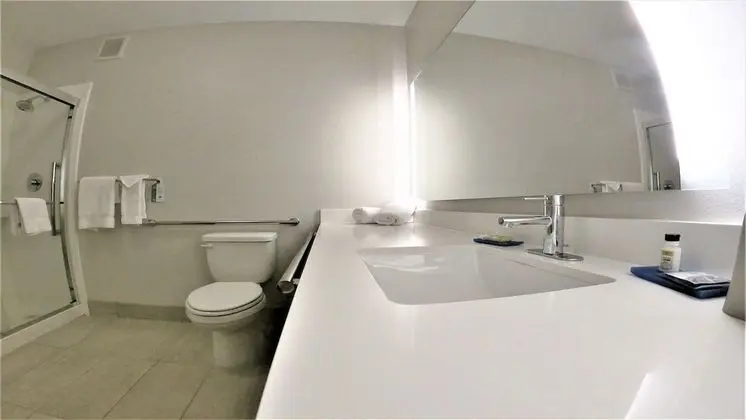 Süit, 1 En Büyük (King) Boy Yatak ve Çekyat (Extra Floor Space)