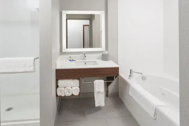 Standard Oda, 2 Büyük (Queen) Boy Yatak (Extra Floor Space)