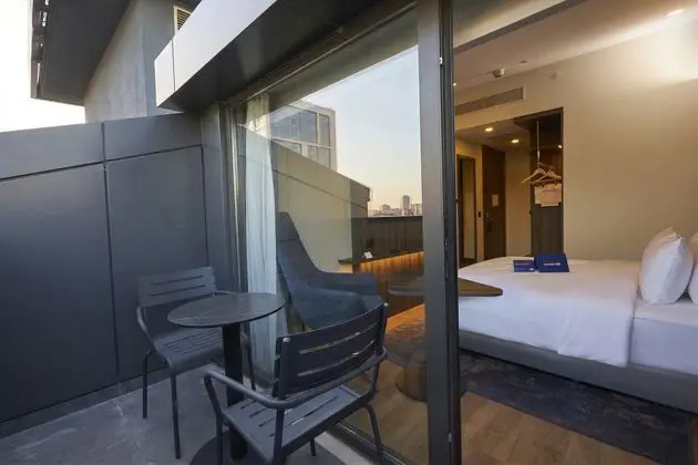 1 Queen Standard Double Room With Balcony