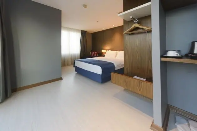 Standart Oda, Şehir Manzaralı