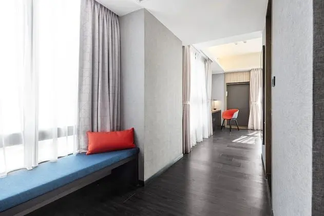 Standard Oda, 1 En Büyük (King) Boy Yatak, Nehir Manzaralı (High Floor)