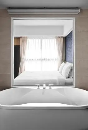 Standard Oda, 1 En Büyük (King) Boy Yatak, Nehir Manzaralı (High Floor)