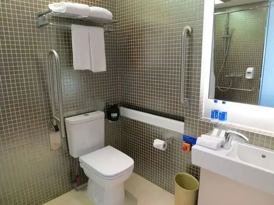 Standard Room, 1 Queen Bed, Sea View (High Floor)