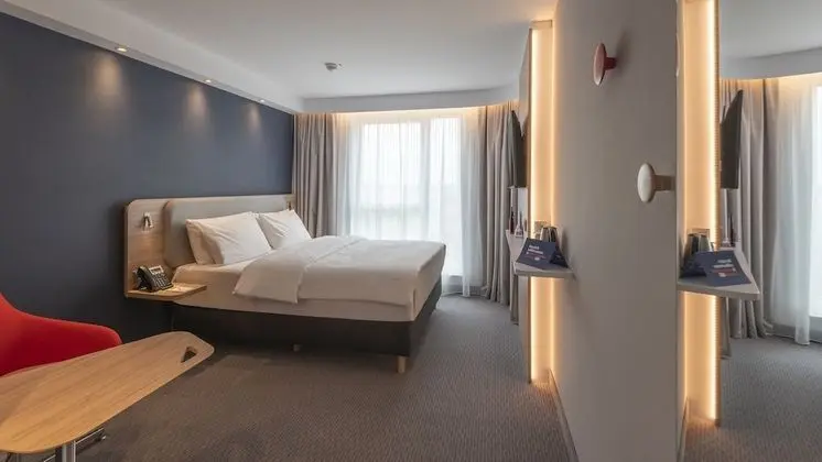 Standard Oda, 1 Büyük (Queen) Boy Yatak (Pet Friendly)