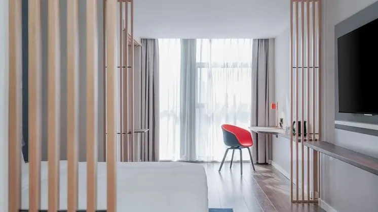 Standard Oda, 1 En Büyük (King) Boy Yatak (Extra Floor Space)