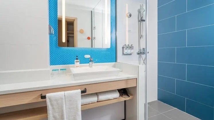 Standard Oda, 1 En Büyük (King) Boy Yatak (Minifridge)