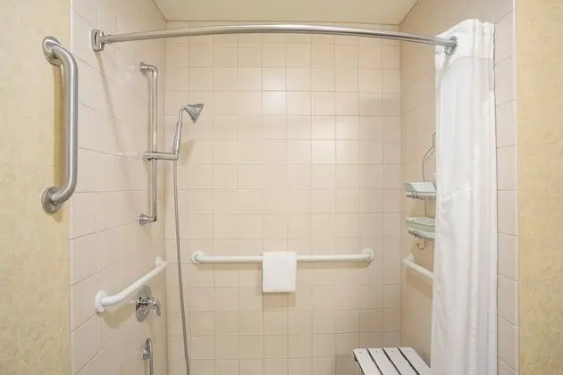 Standard Oda, 1 En Büyük (King) Boy Yatak, Engellilere Uygun (Mobility, Transfer Shower)