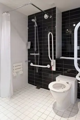 Oda, 1 Çift Kişilik Yatak, Engellilere Uygun (Wheelchair)